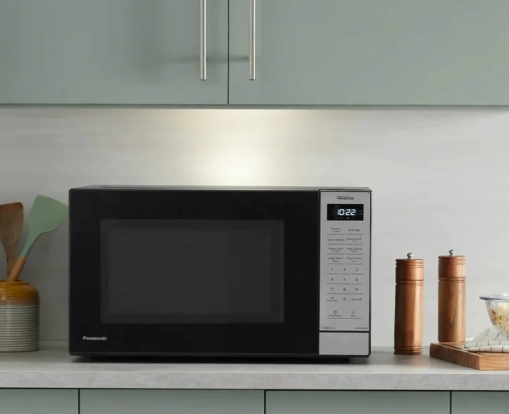 air fryer vs microwave, air fryer vs microwave energy use, which is healthier air fryer or microwave, air fryer vs microwave cooking time, best appliance for reheating 2026, Sarah Jenkins appliance comparison