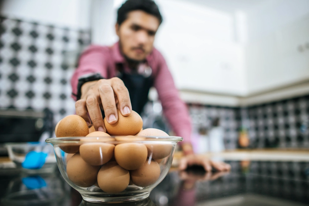 how to tell if eggs are bad, how to tell if eggs are fresh, float test for eggs, how long do eggs last in fridge, signs eggs are bad, egg freshness test 2026, Sarah Jenkins food safety